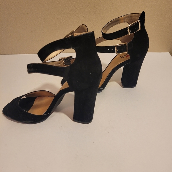 Luichini size 8.5 faux suede black open toe heel - Picture 7 of 8